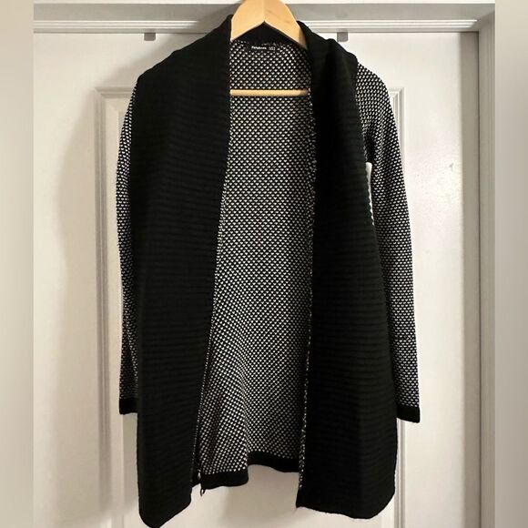 PattyBoutik Black & White Cardigan Size Small - Picture 1 of 3